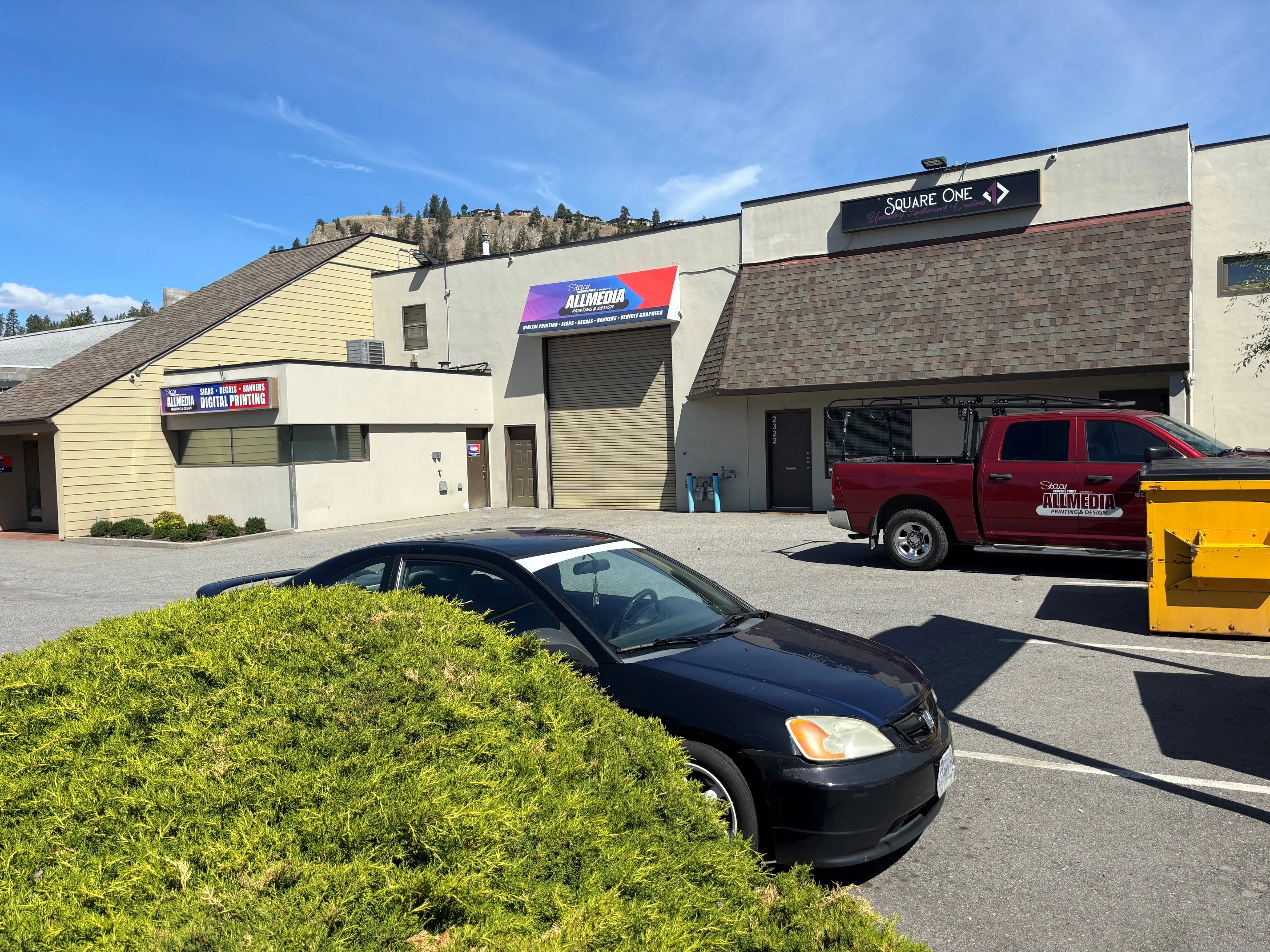 2320 – 2322 Hunter Road, Kelowna — right angle